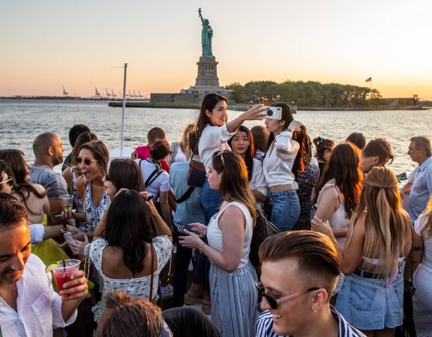 summer breeze nyc yacht party tour